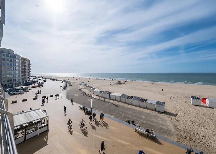 Apartment 2 Bedrooms With Magnificent Seaview And Free Parking