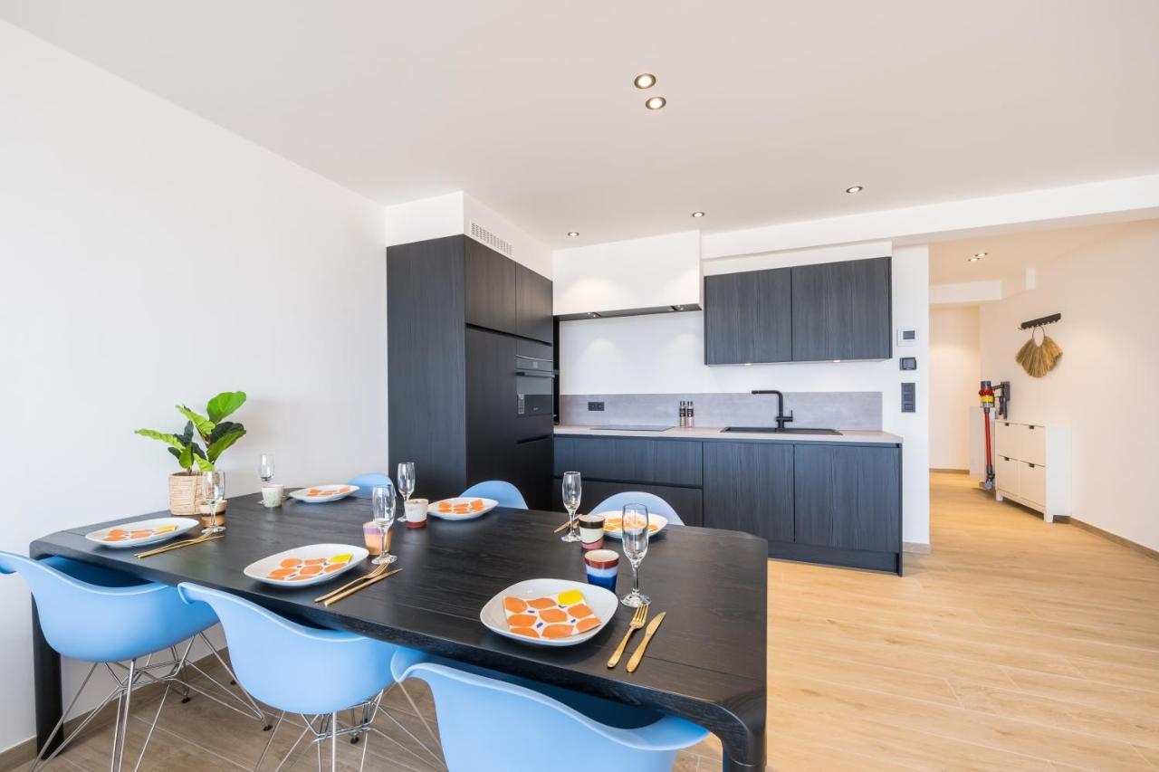 2 Bedrooms With Magnificent Seaview And Free Parking